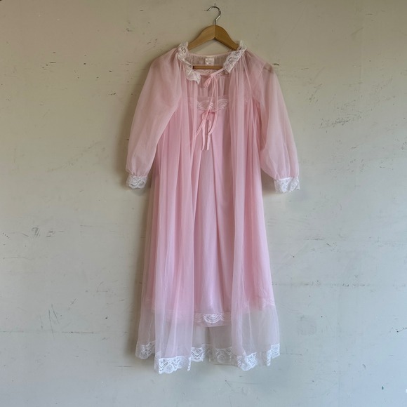 American Vintage Other - Vintage 60s pink chiffon peignoir matching set